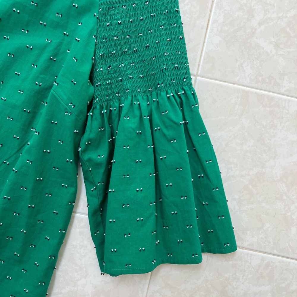 Super cute IZOD bell sleeve top.